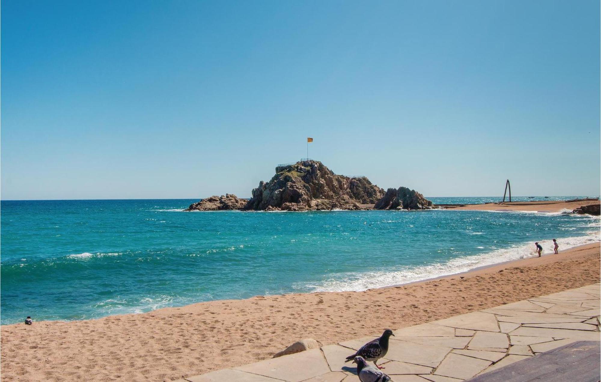 Amazing Apartment In Blanes With Kitchen Экстерьер фото